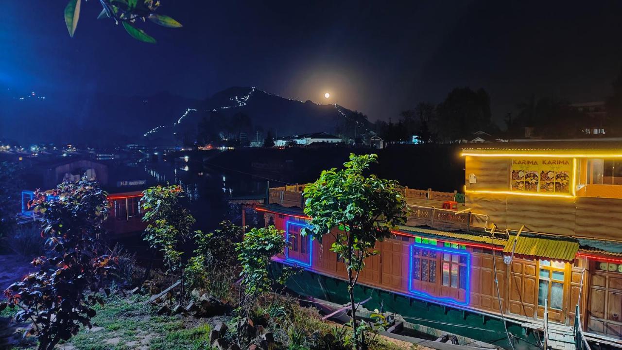 Houseboat Karima Palace Srīnagar Exteriér fotografie