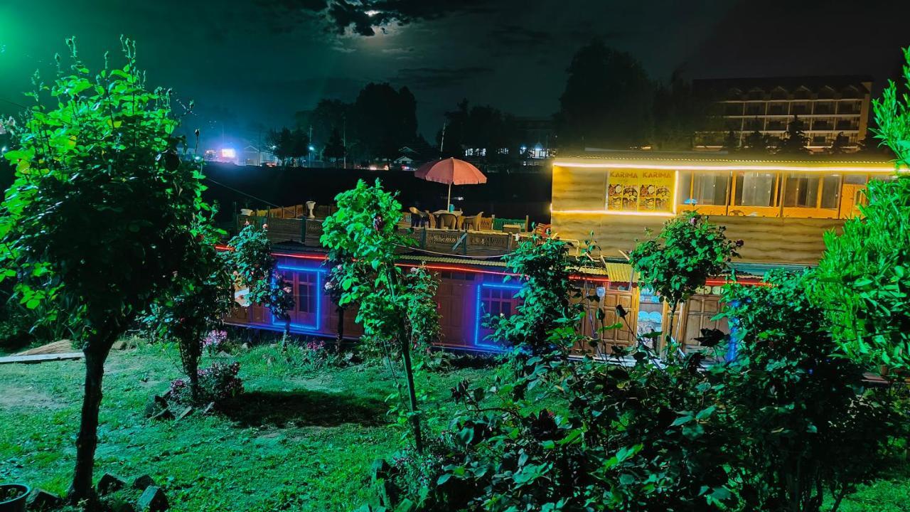 Houseboat Karima Palace Srīnagar Exteriér fotografie
