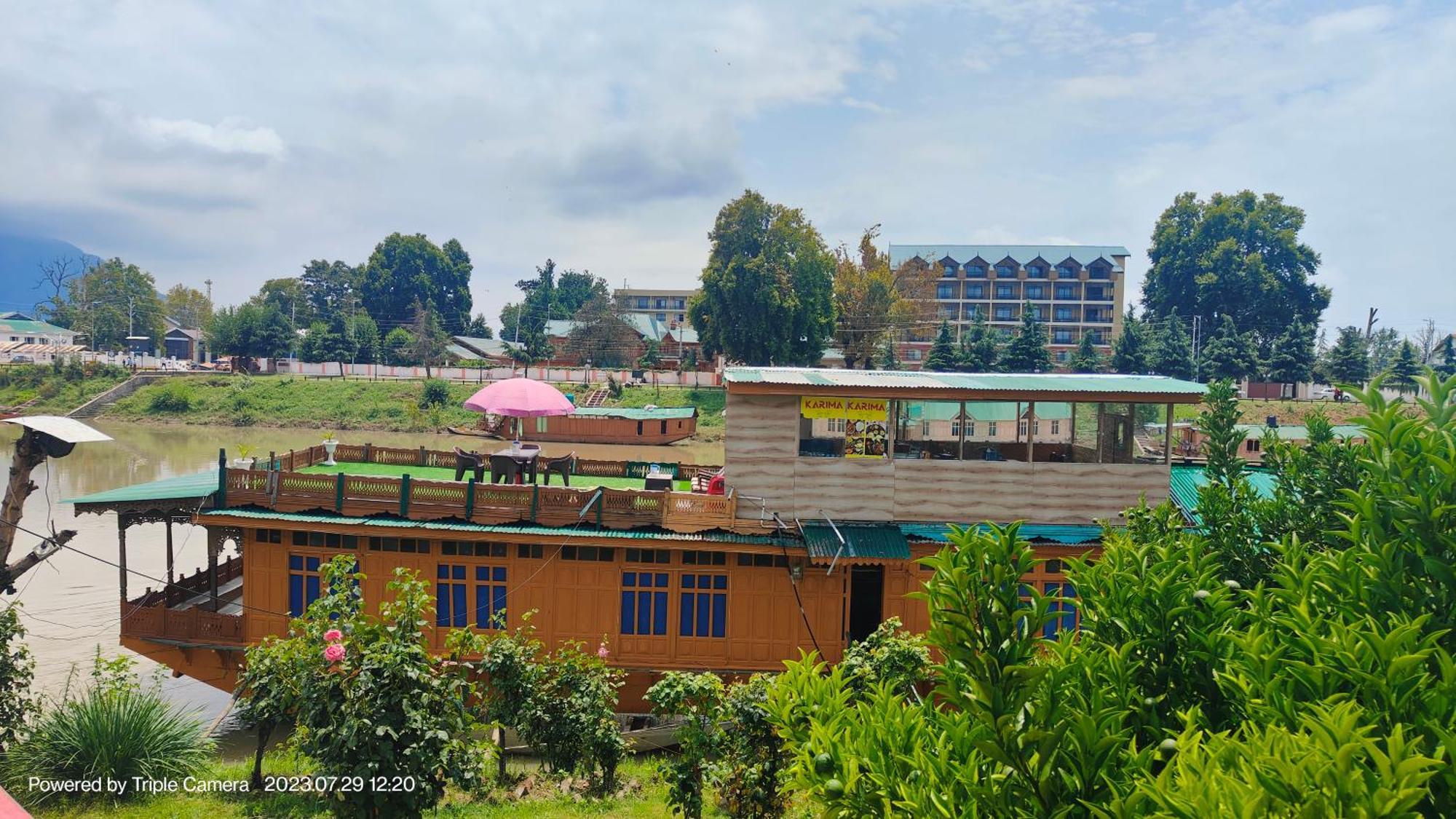 Houseboat Karima Palace Srīnagar Exteriér fotografie