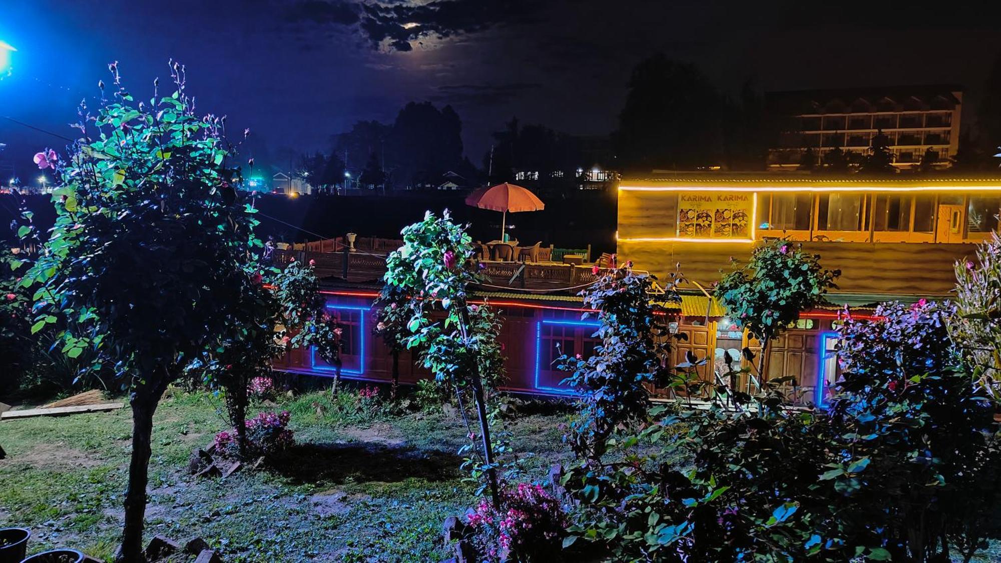 Houseboat Karima Palace Srīnagar Exteriér fotografie